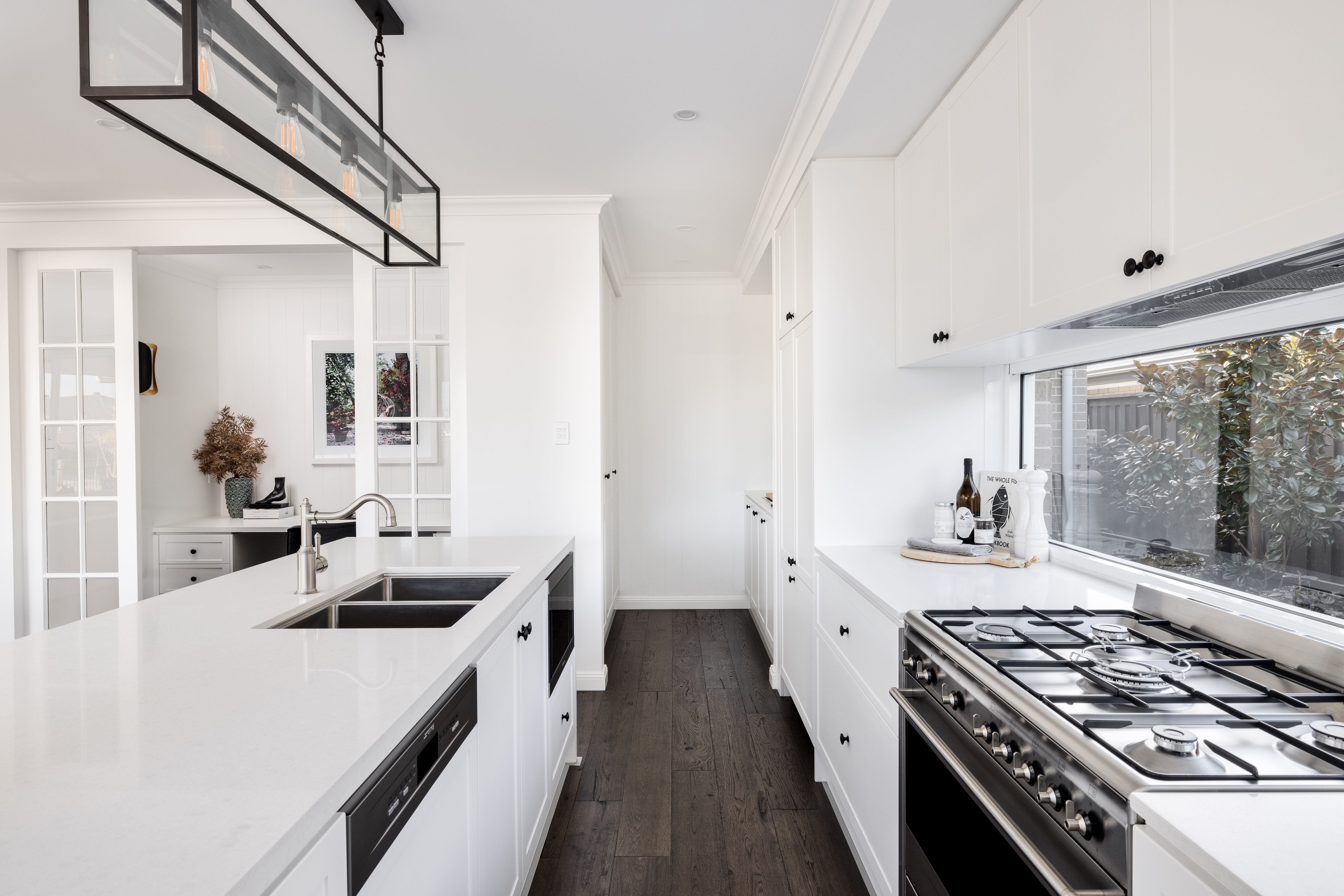 Windermere 35 kitchen